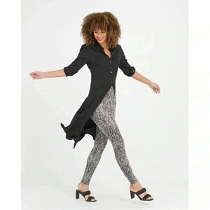 Spanx Faux Leather Snake Shine Leggings in Grey Snake XS NWT